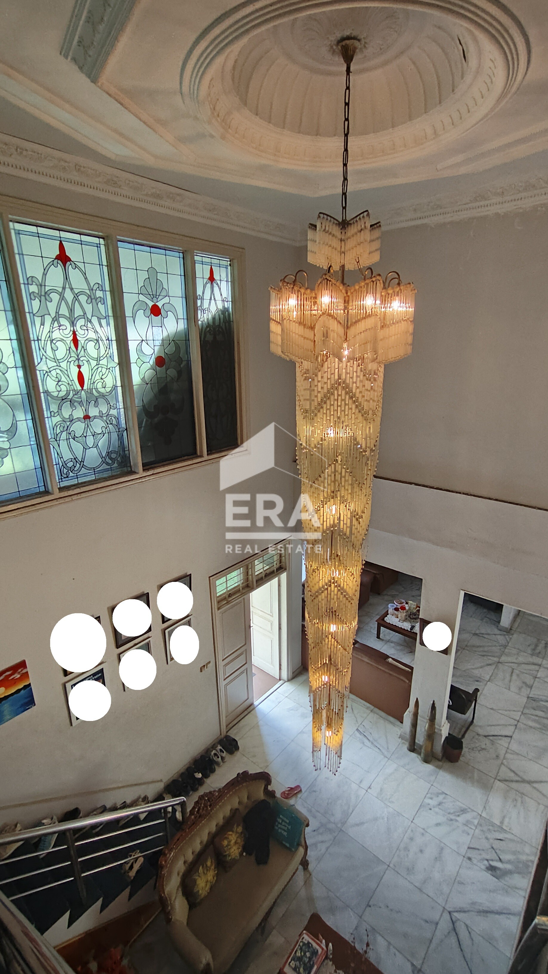 interior 8