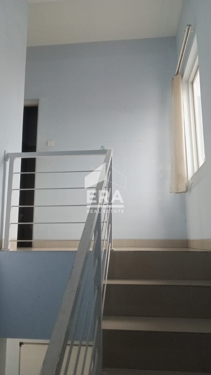 interior 8