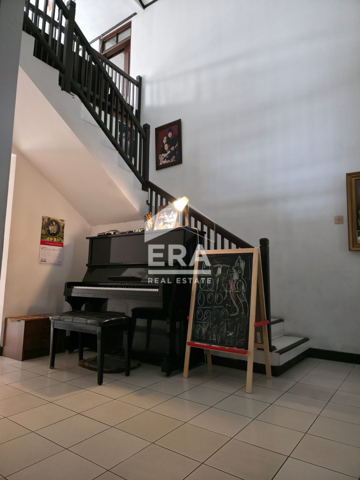 interior 8