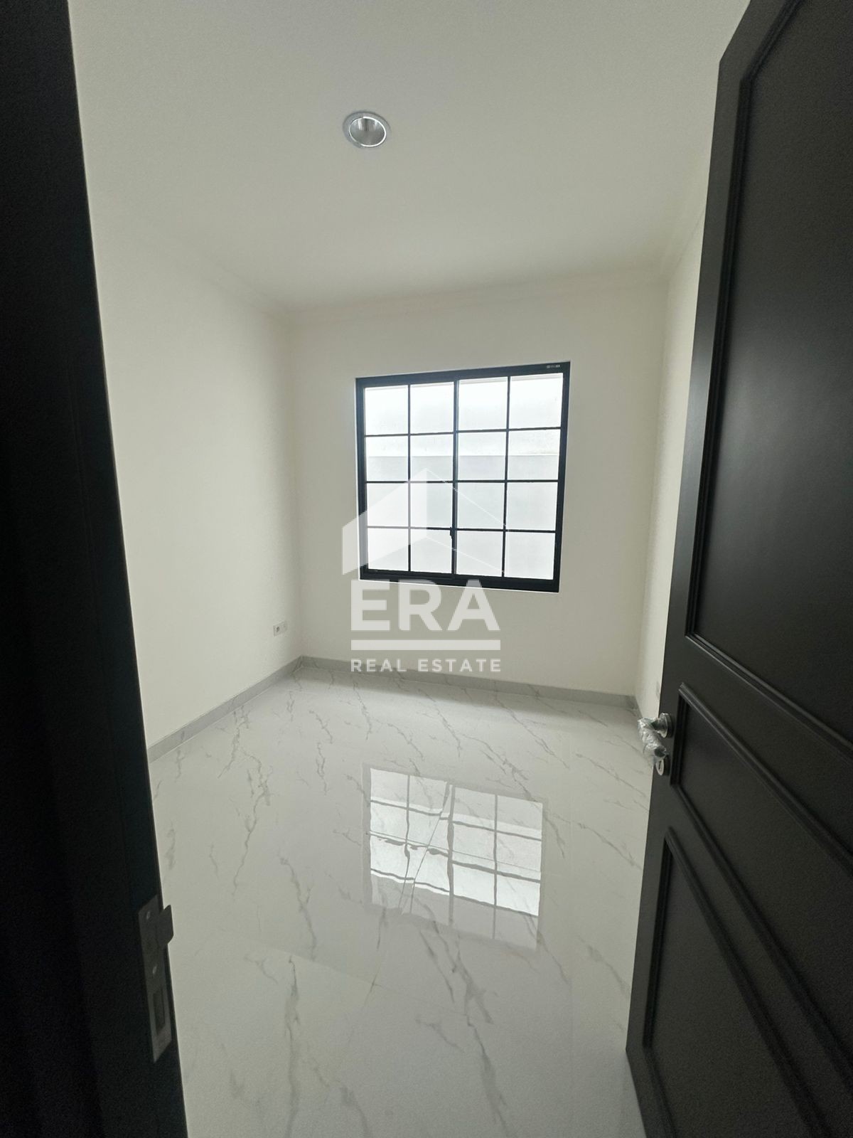 interior 8