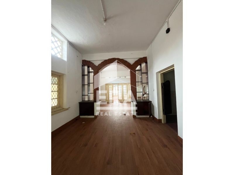 interior 8