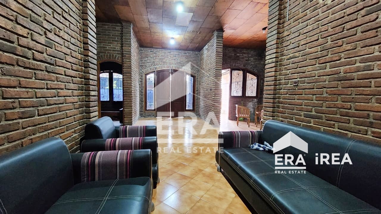 interior 11