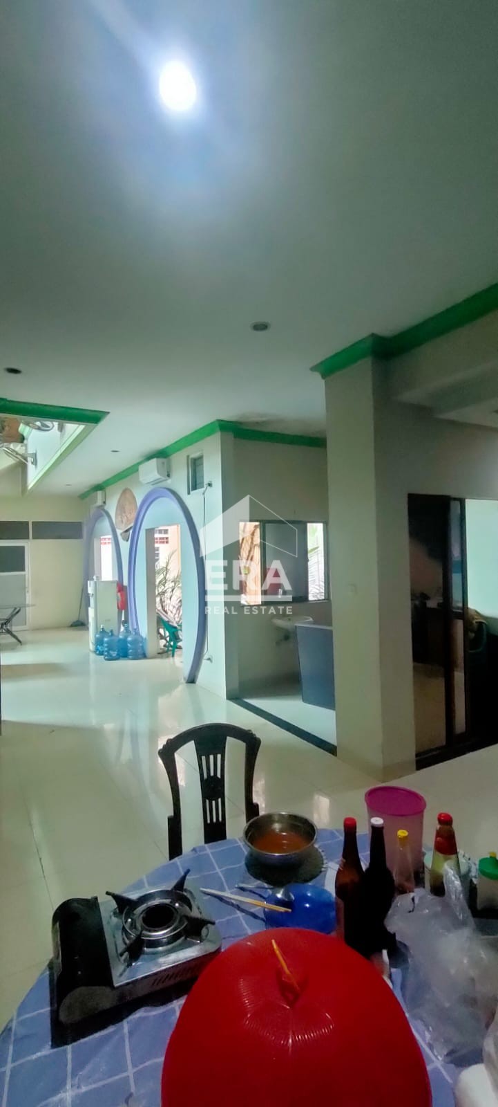 interior 8