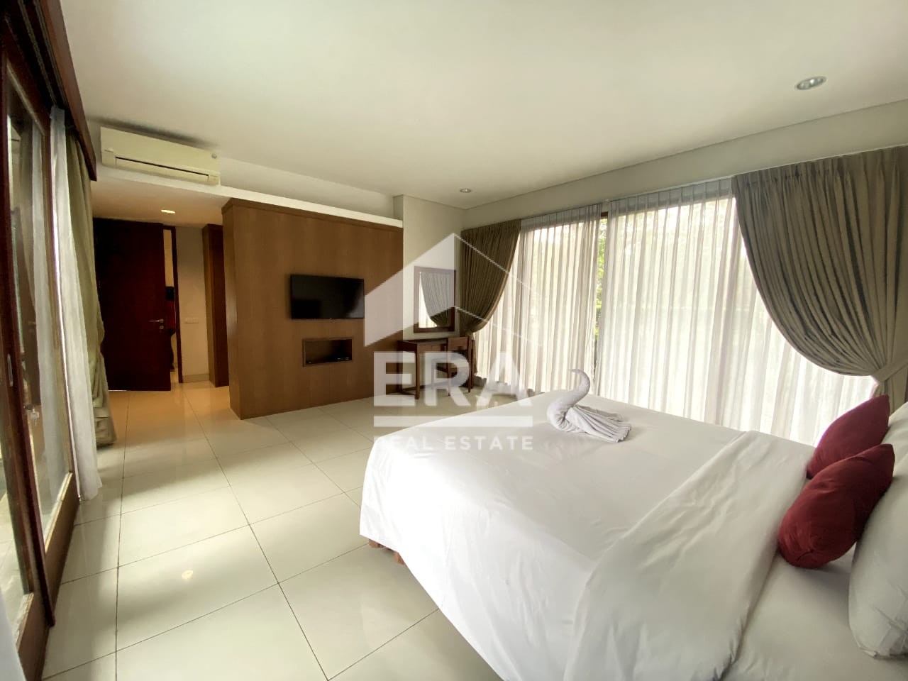 interior 10