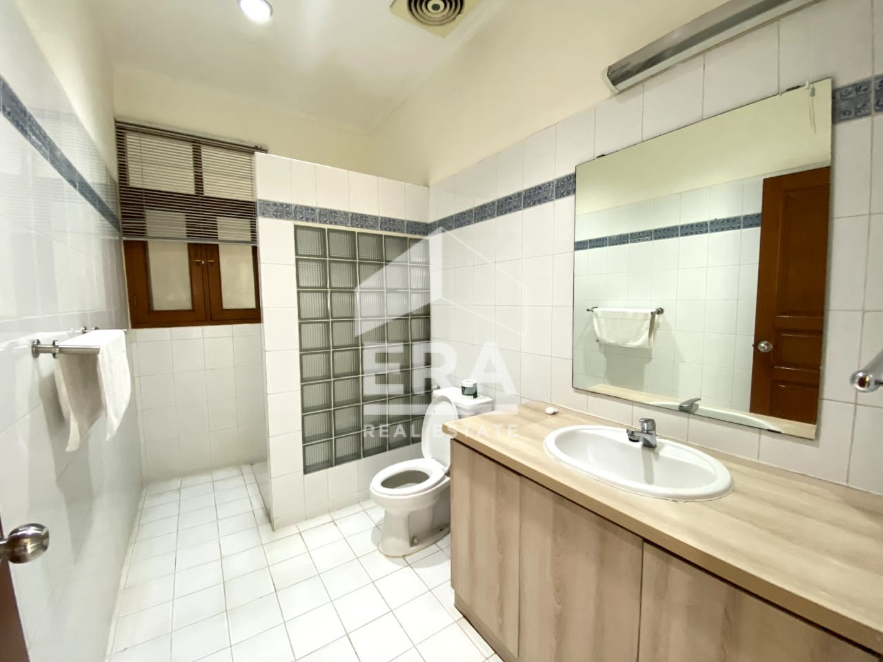 interior 27