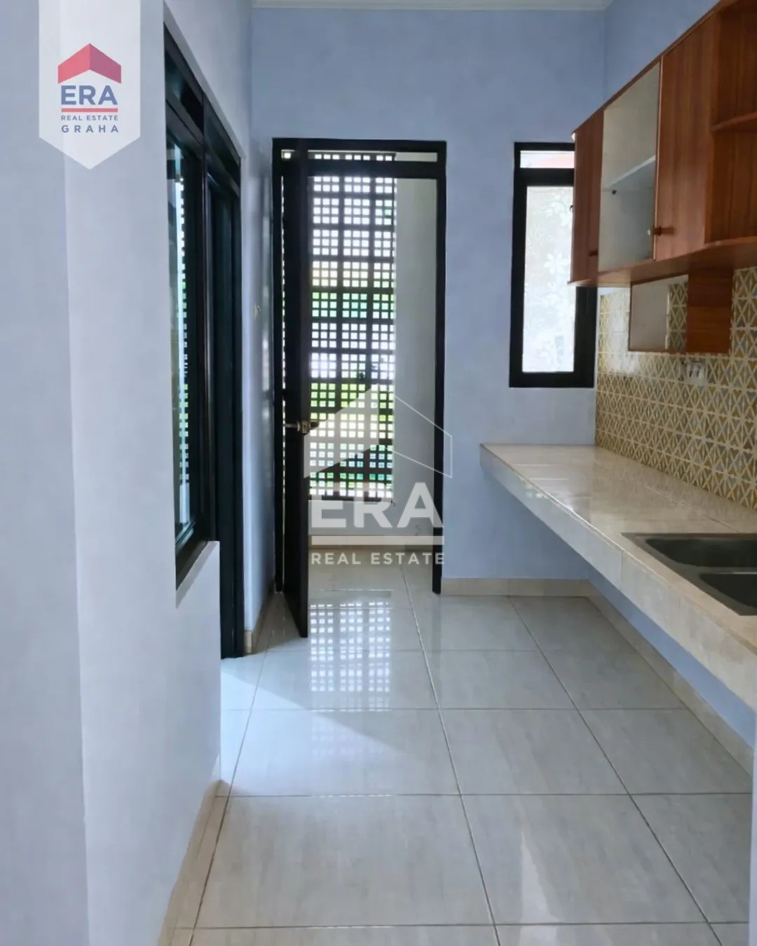 interior 8