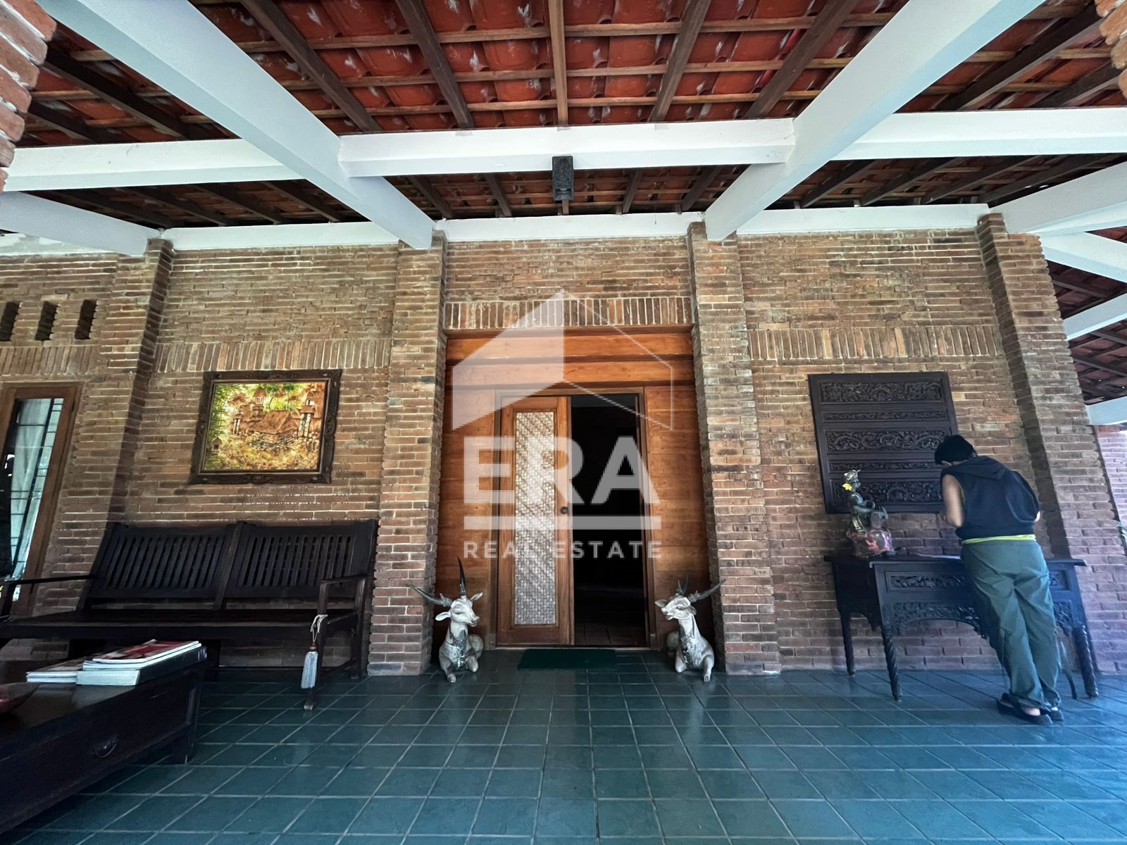 interior 8