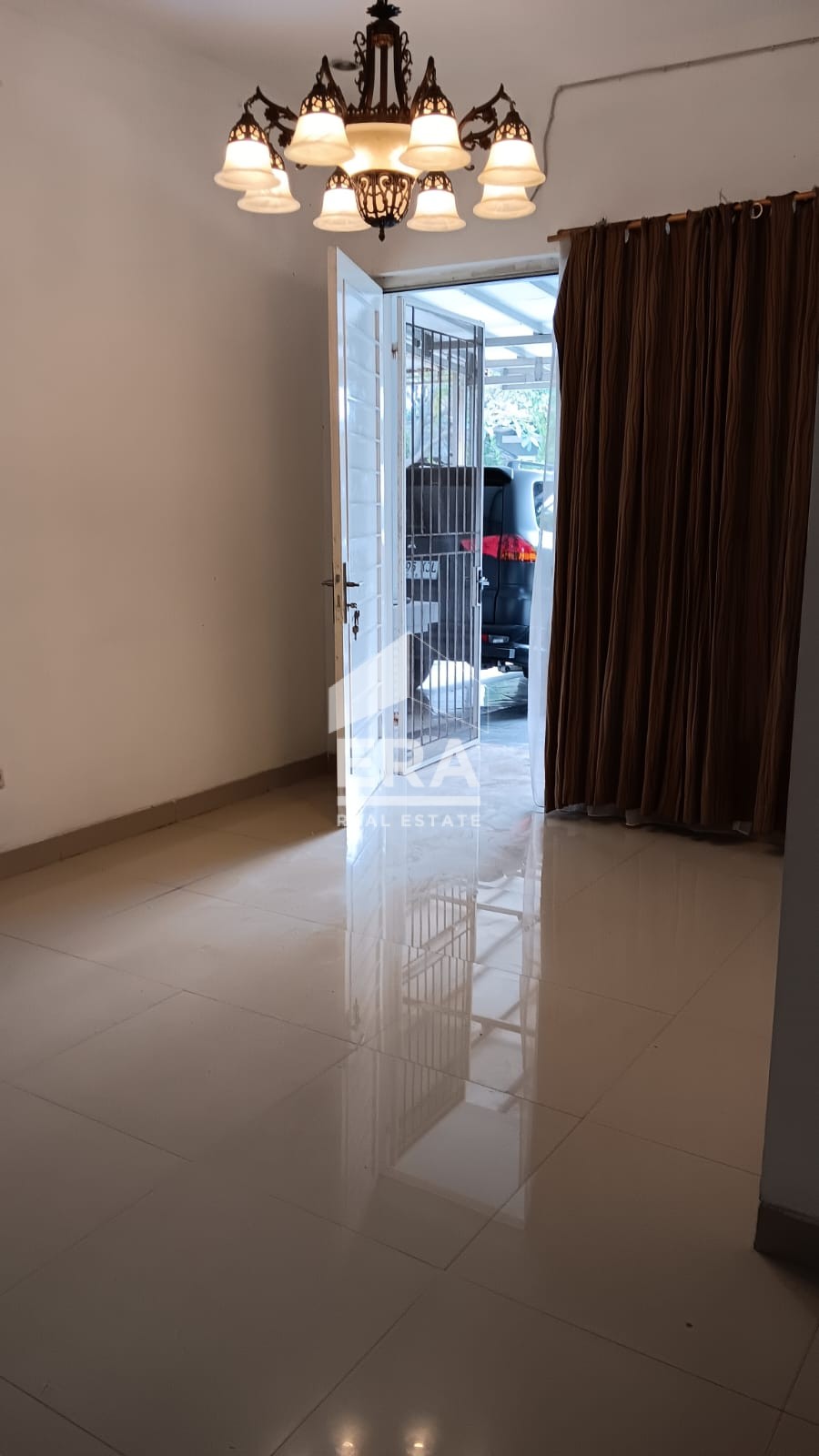 interior 8