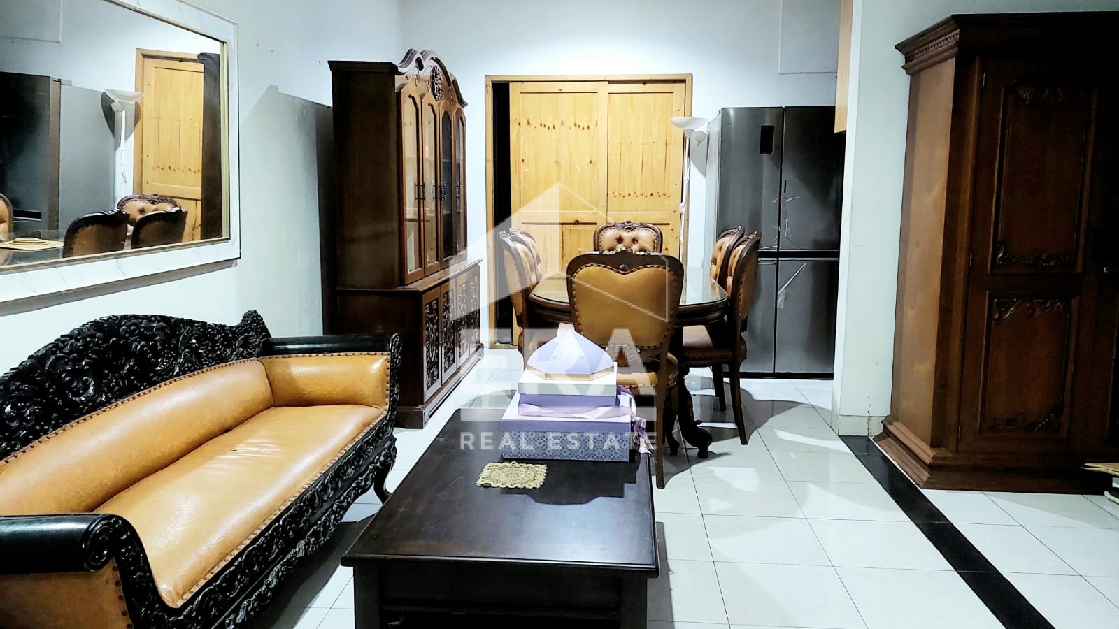 interior 10