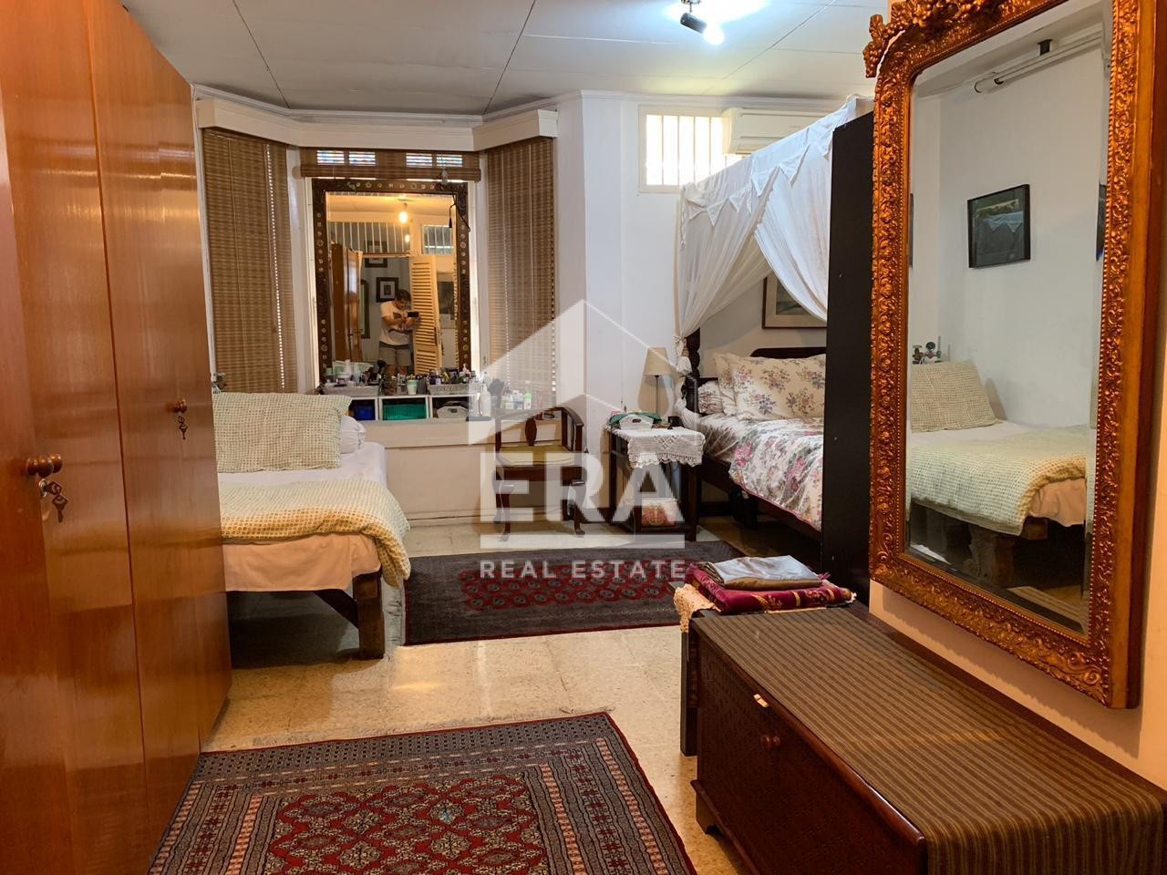 interior 10