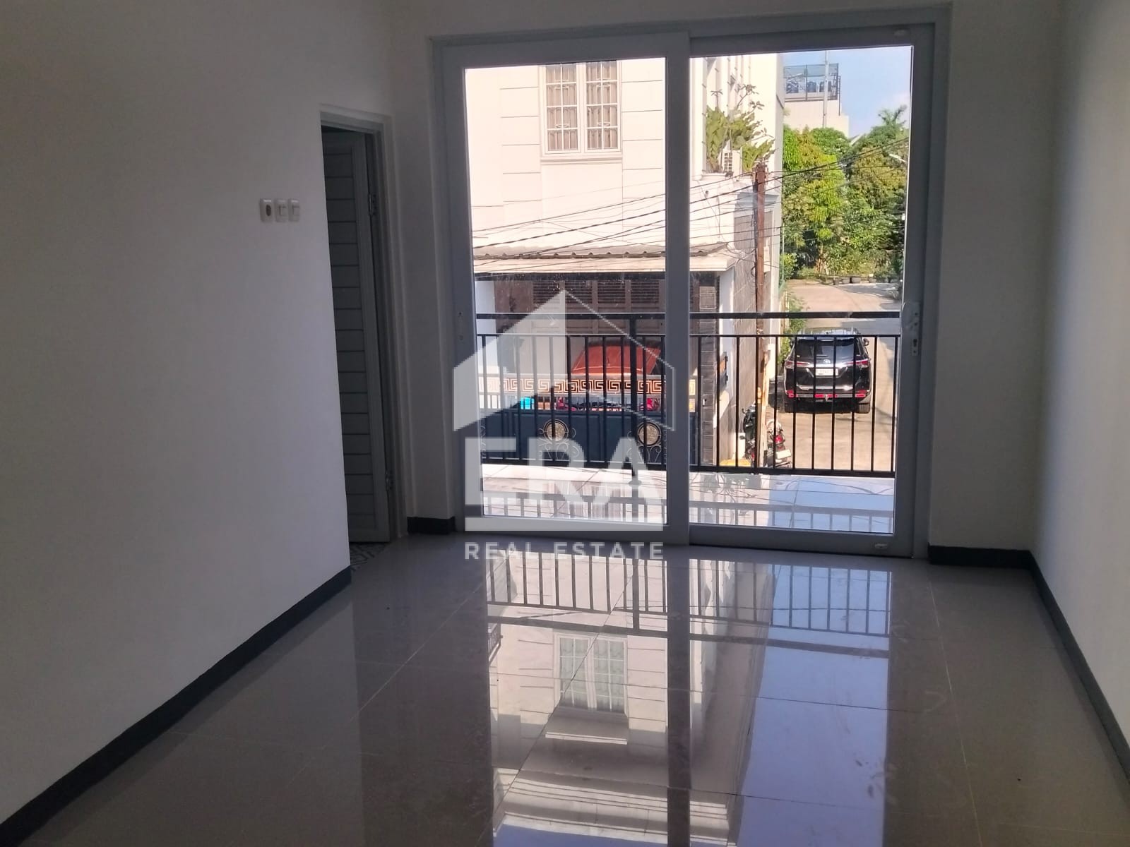 interior 10