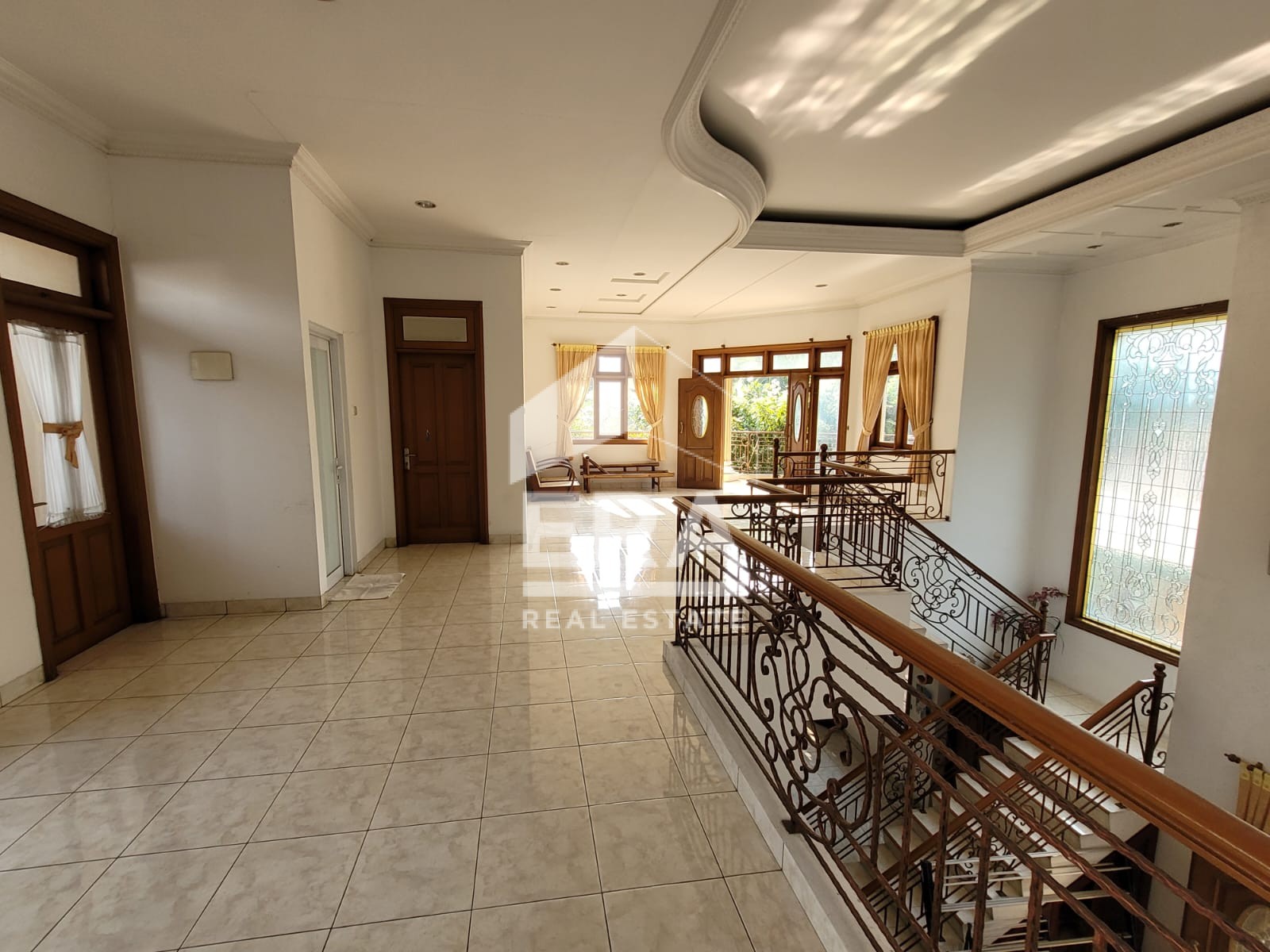 interior 6
