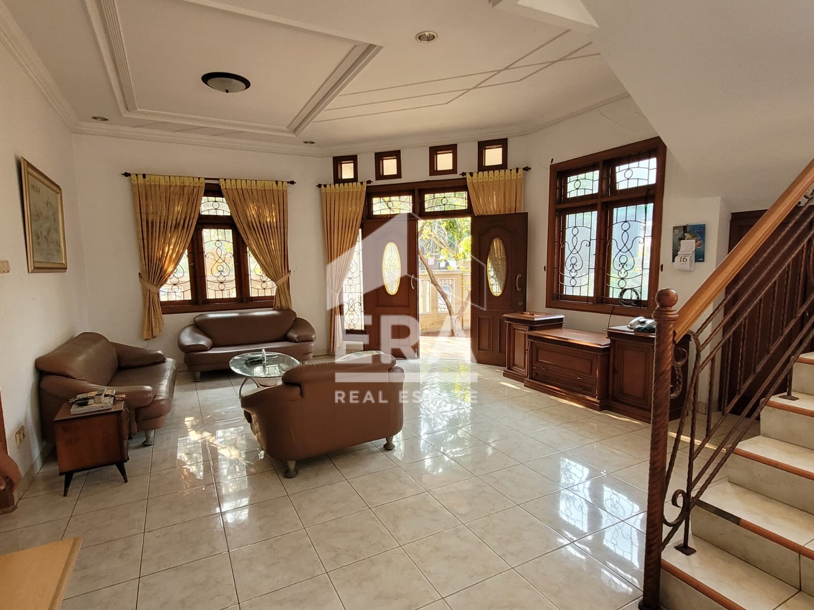 interior 10