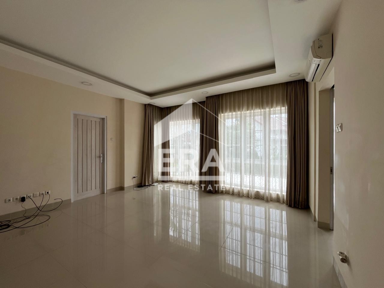 interior 8