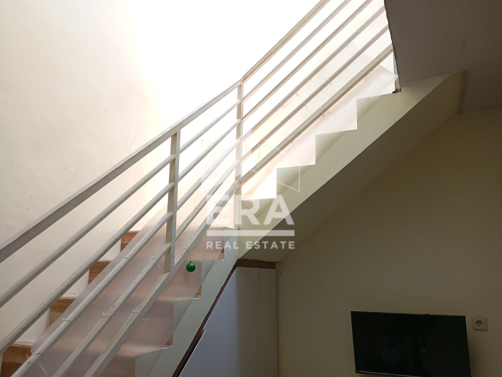 interior 9