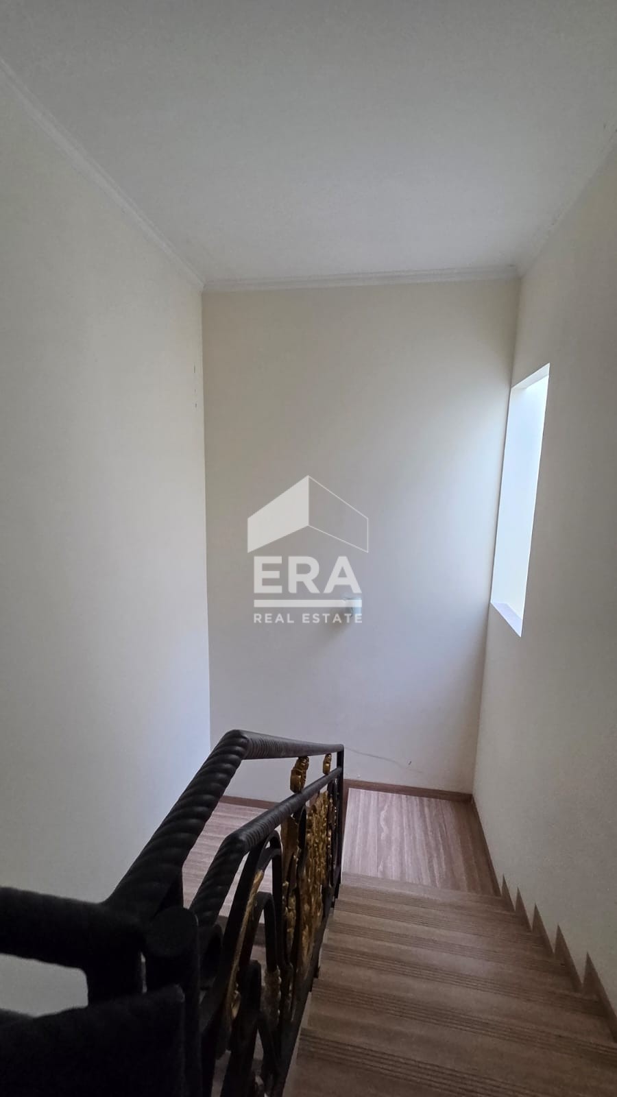 interior 8