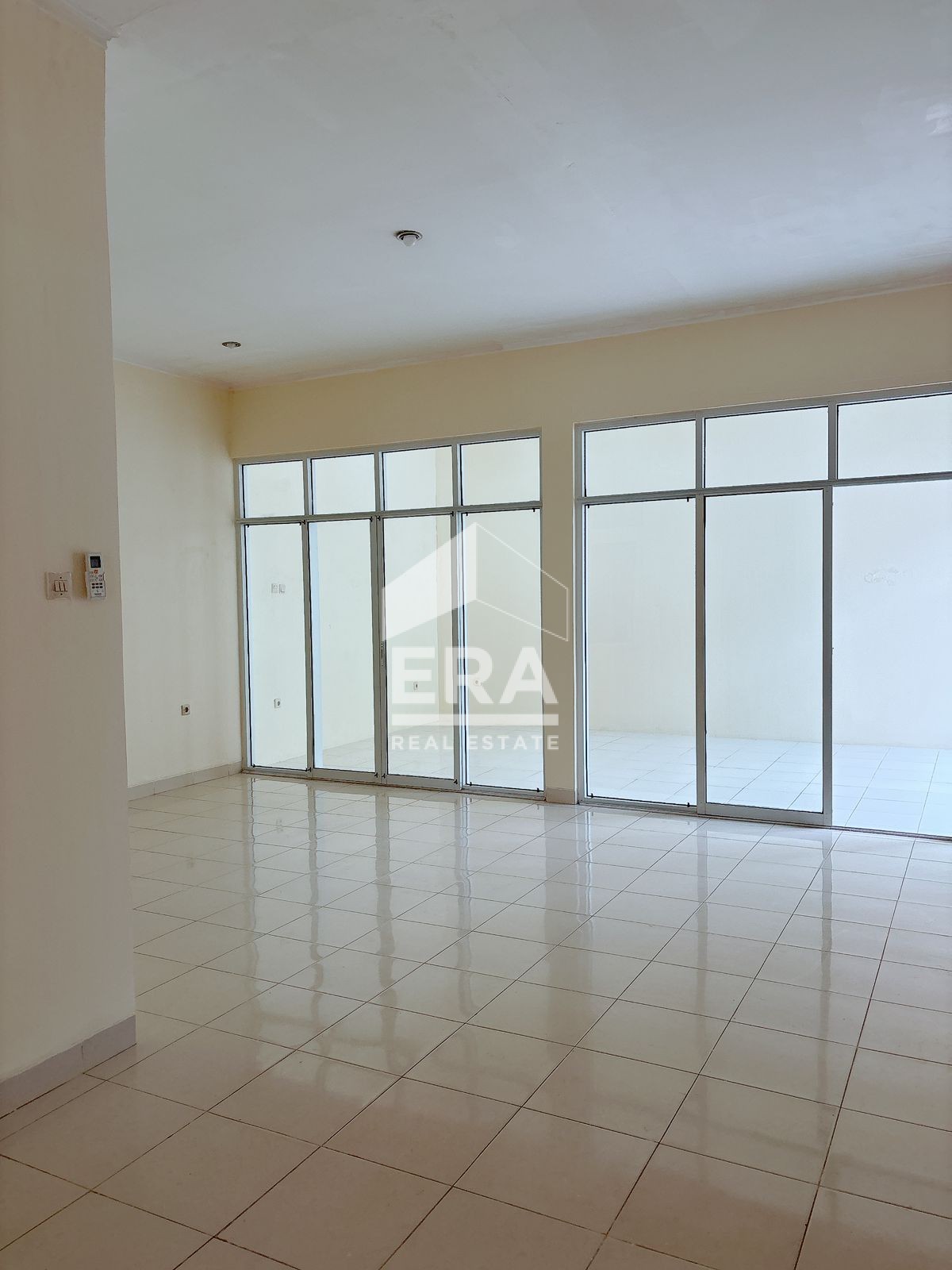 interior 8