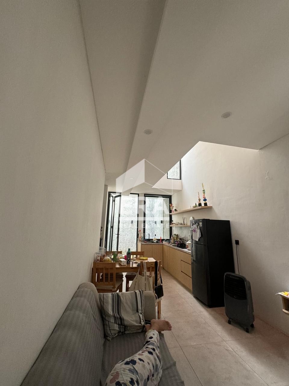 interior 8