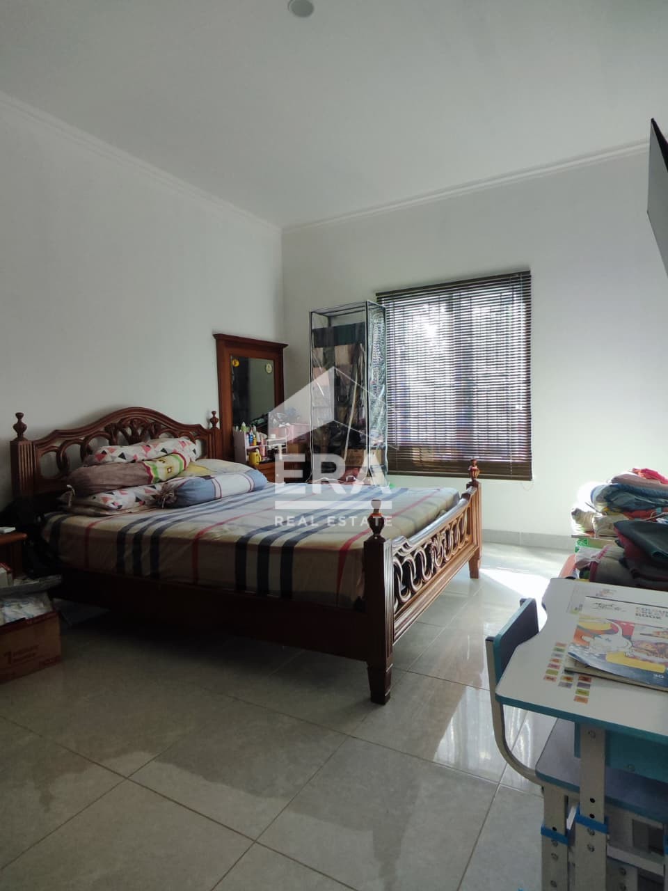 interior 8