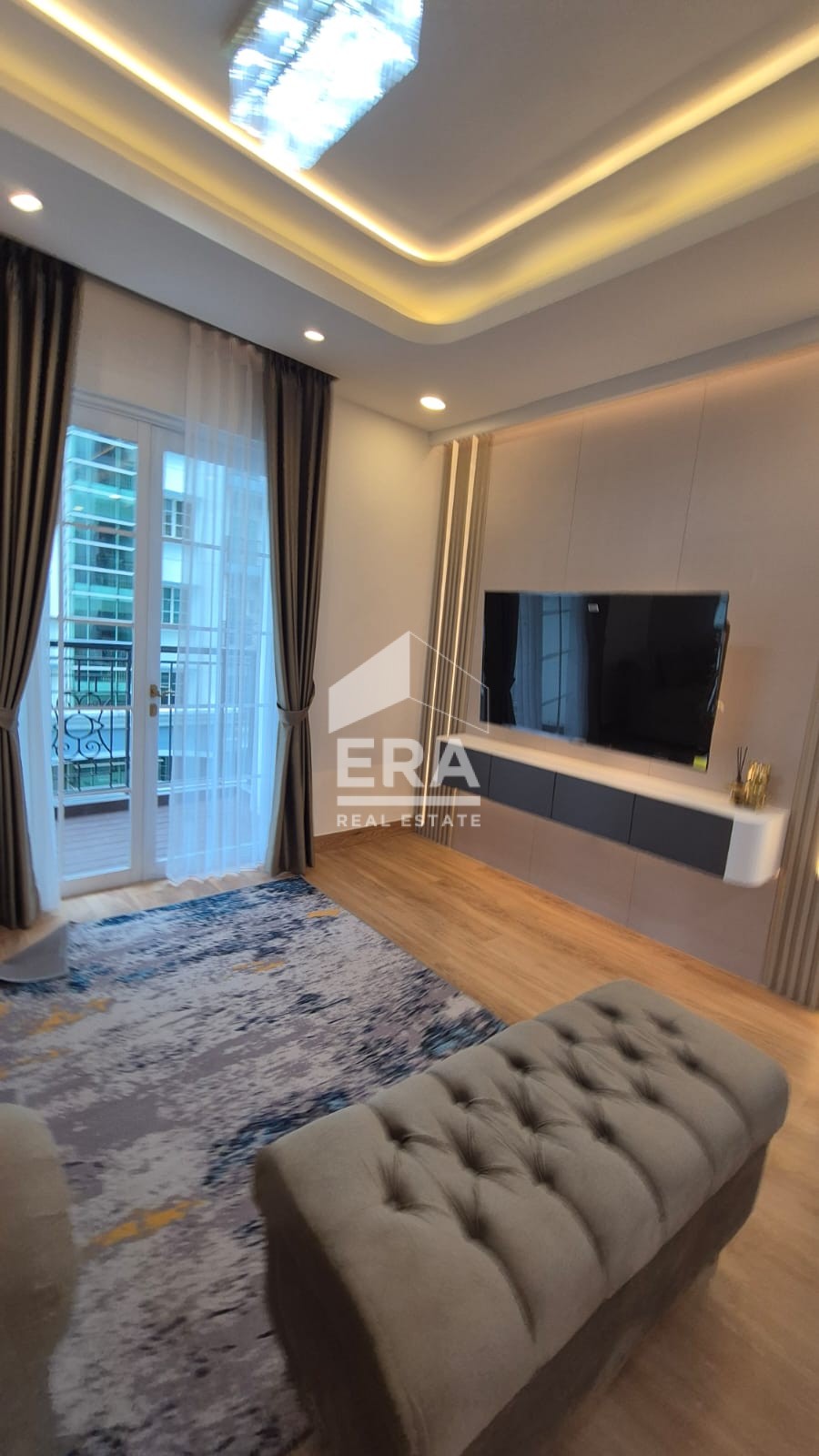 interior 8