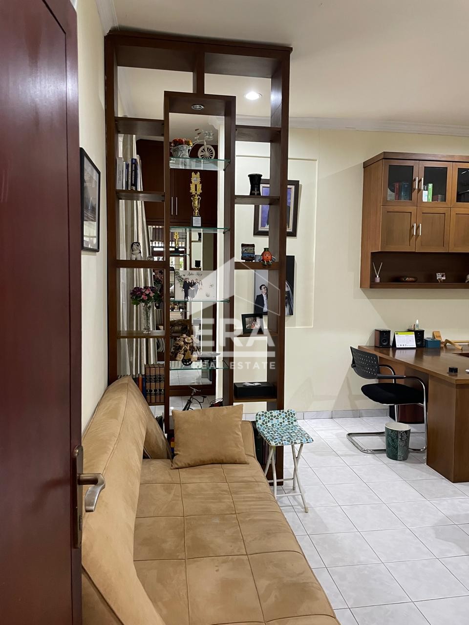 interior 8