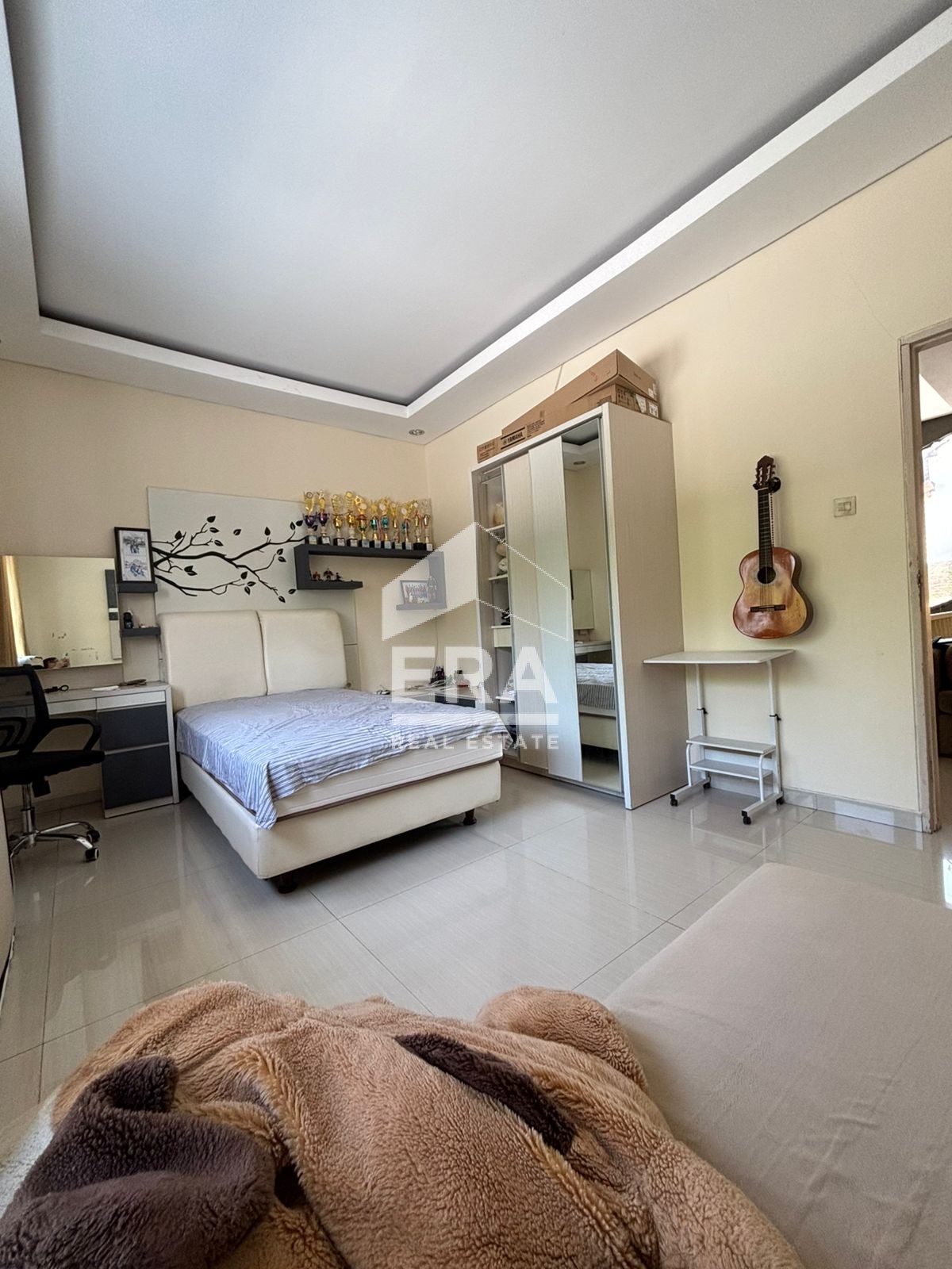 interior 8