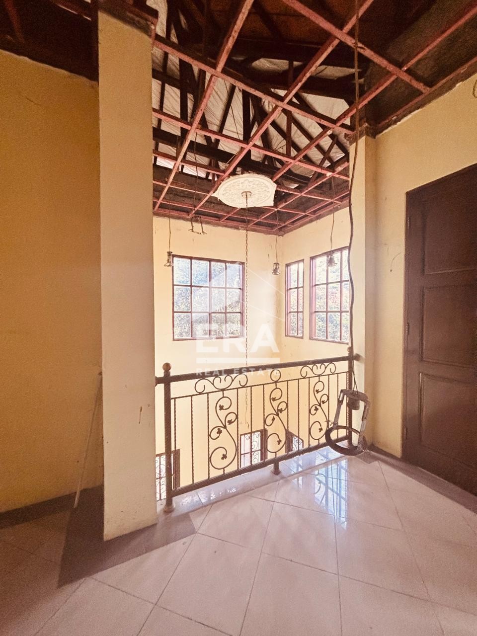 interior 6