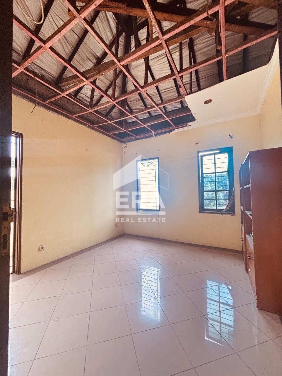 interior 8