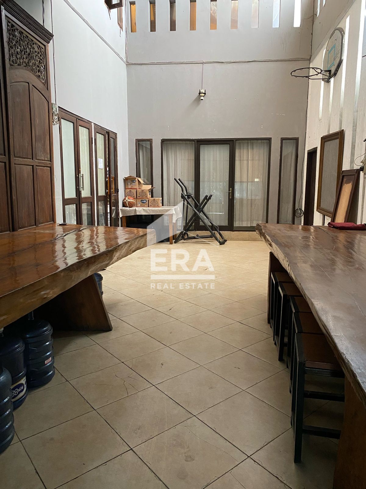interior 11
