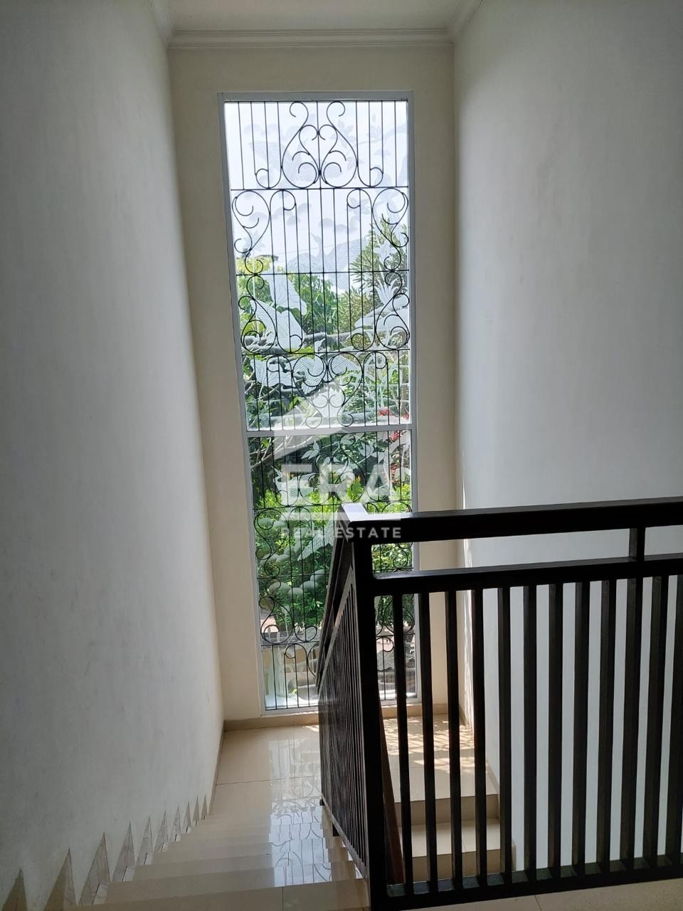 interior 10