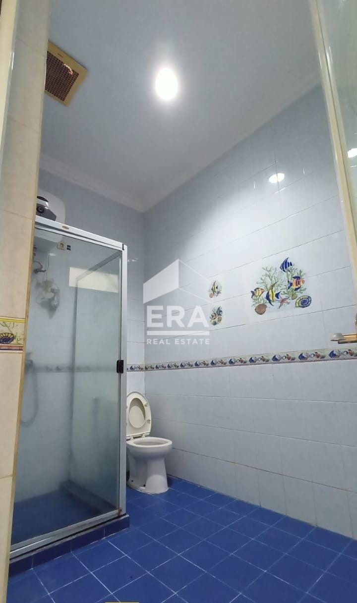 interior 8