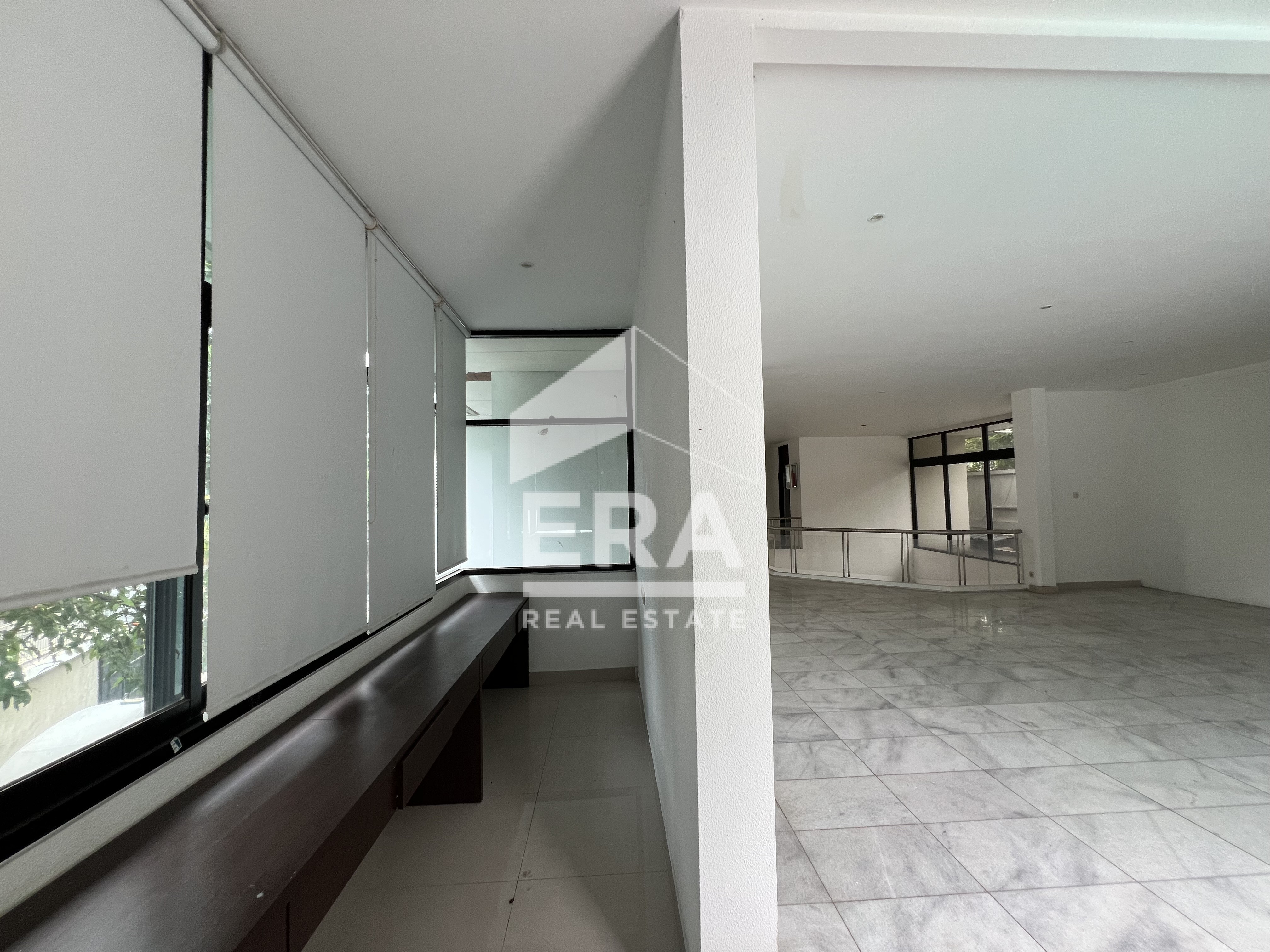 interior 10