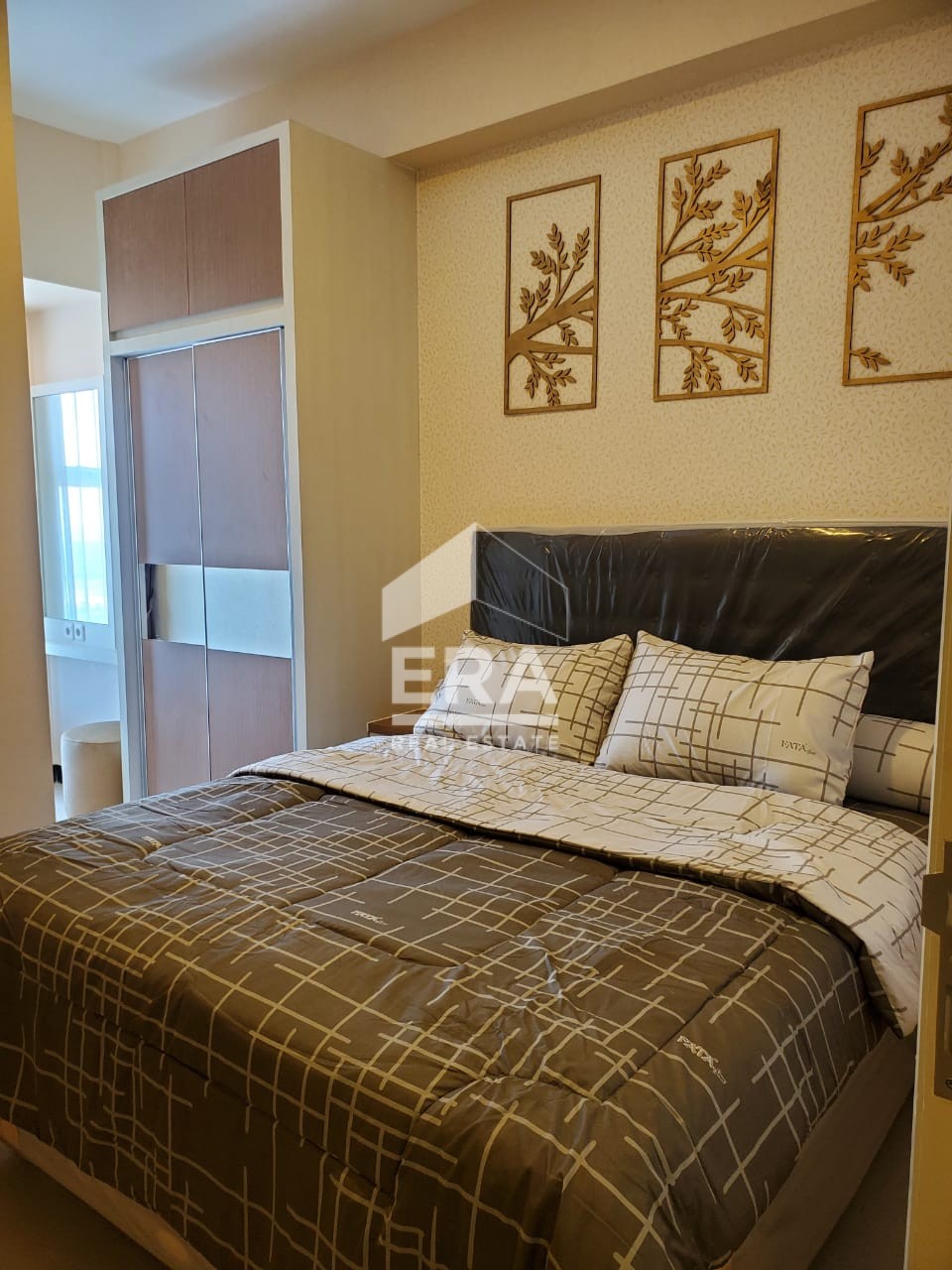 interior 8