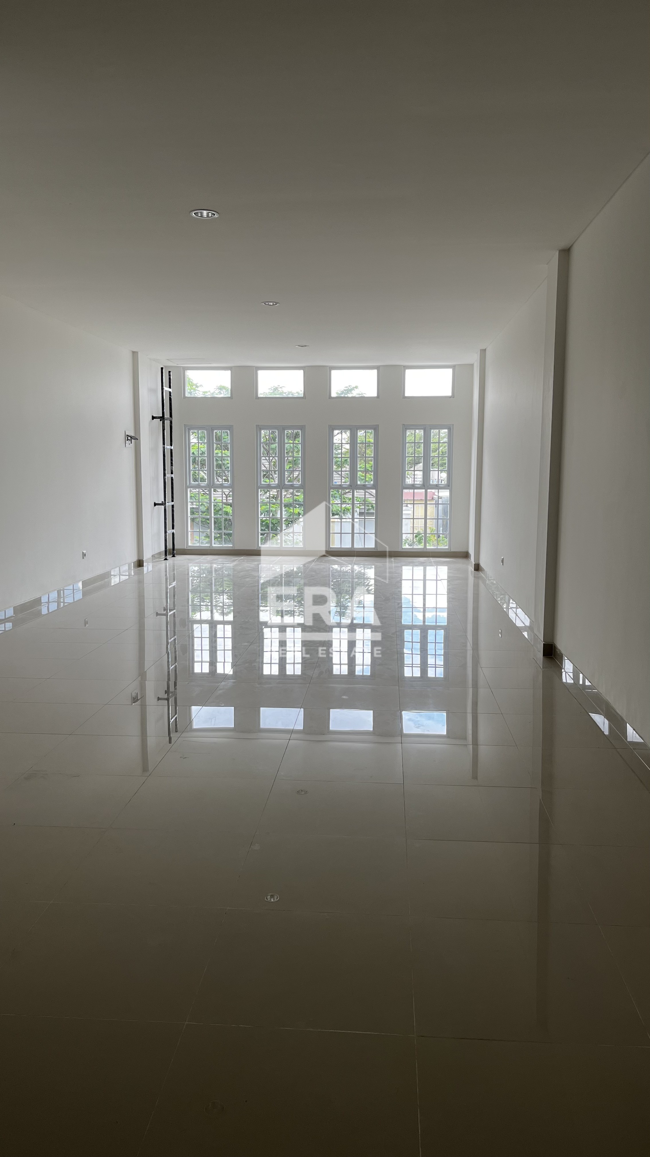 interior 8