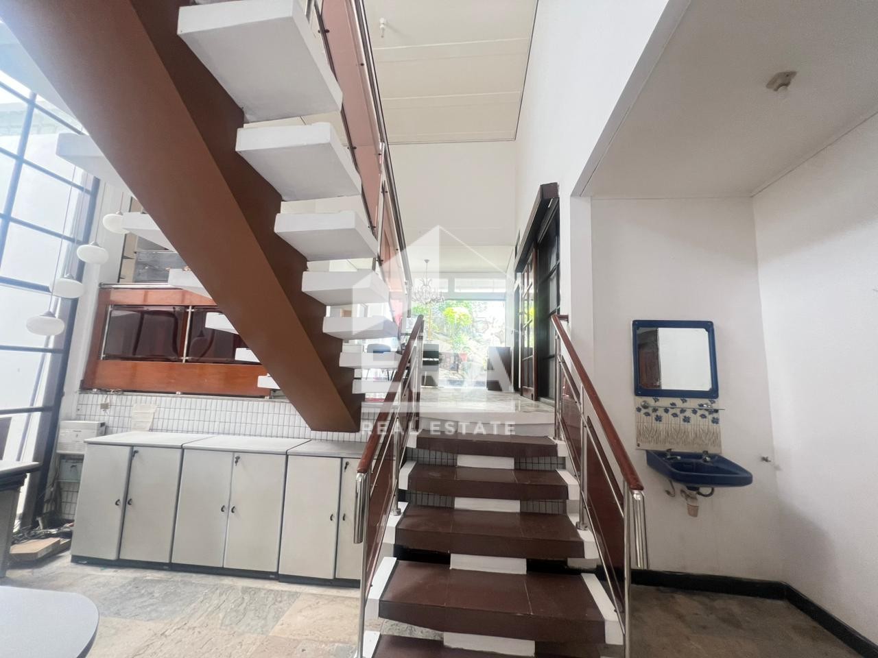 interior 11