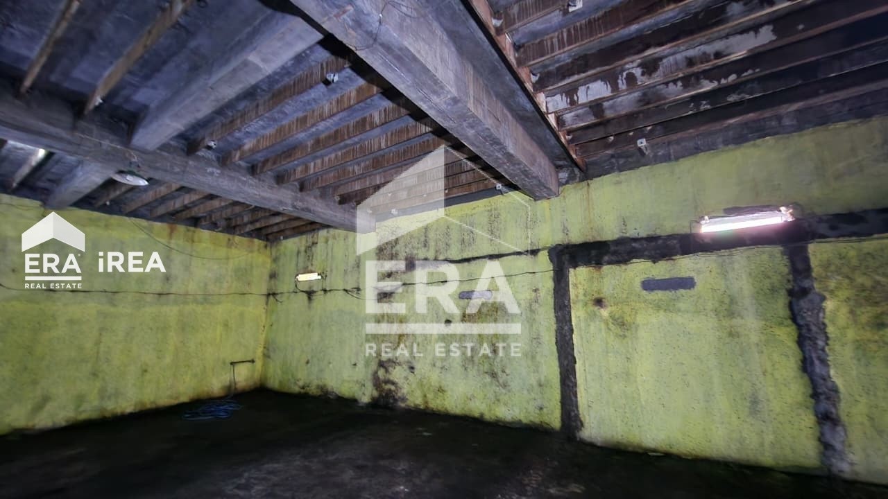 interior 9