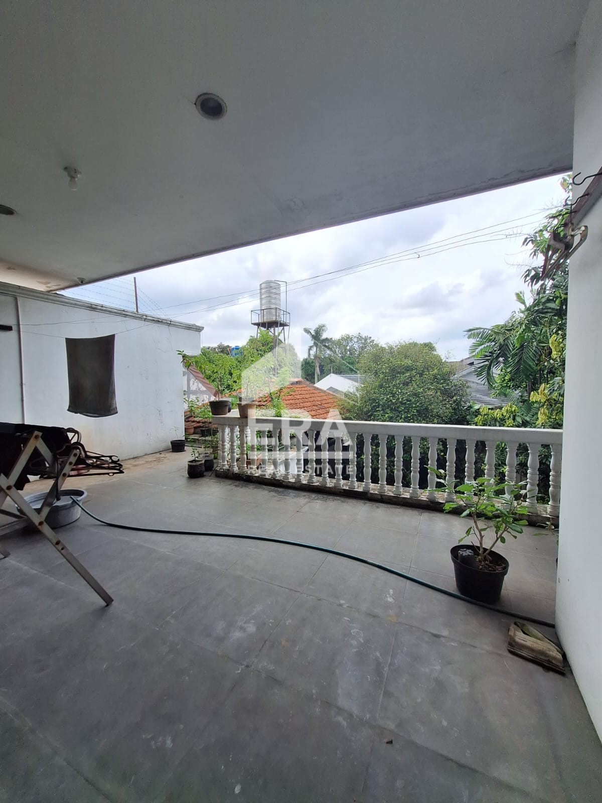 interior 8