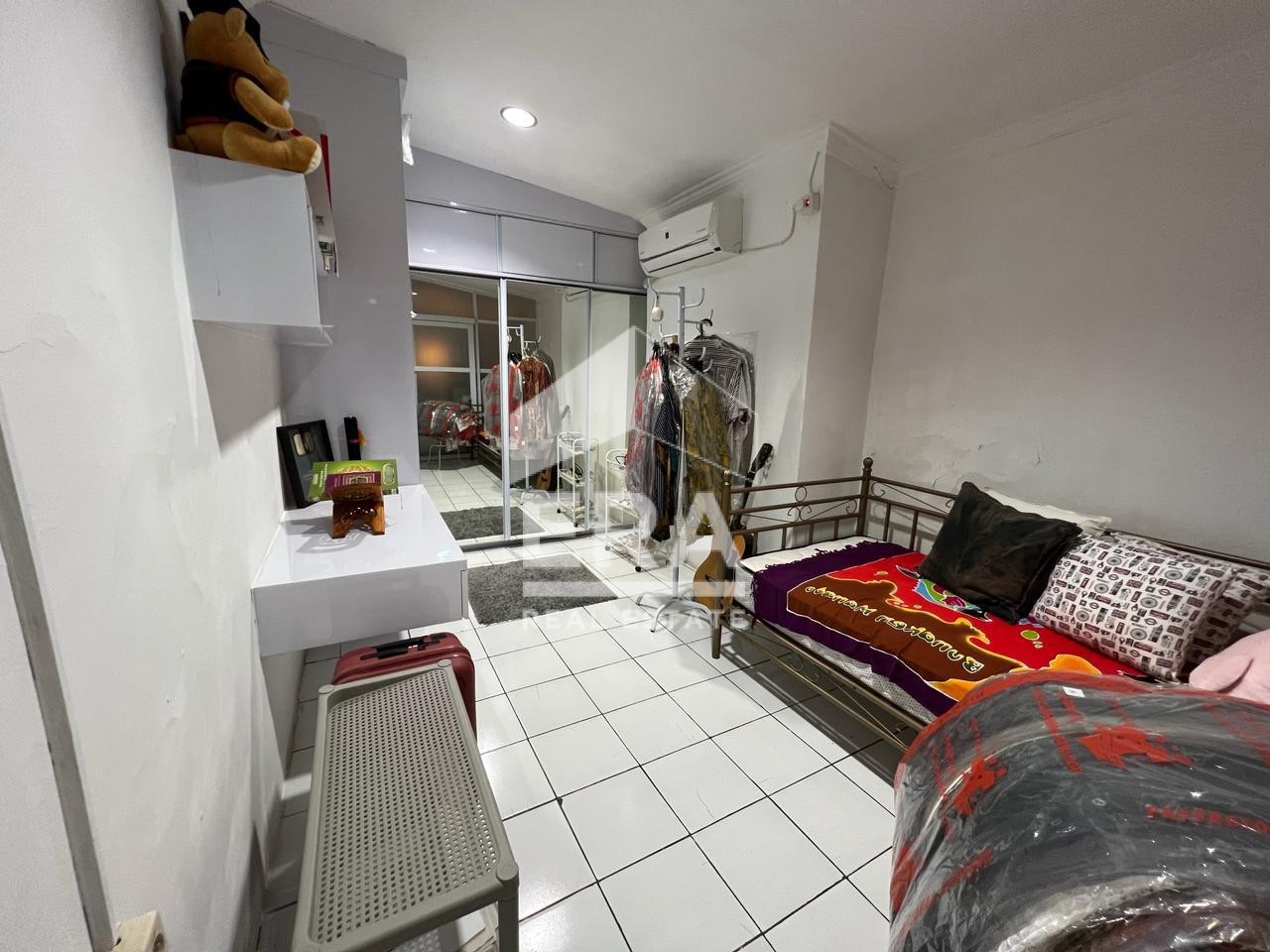 interior 6