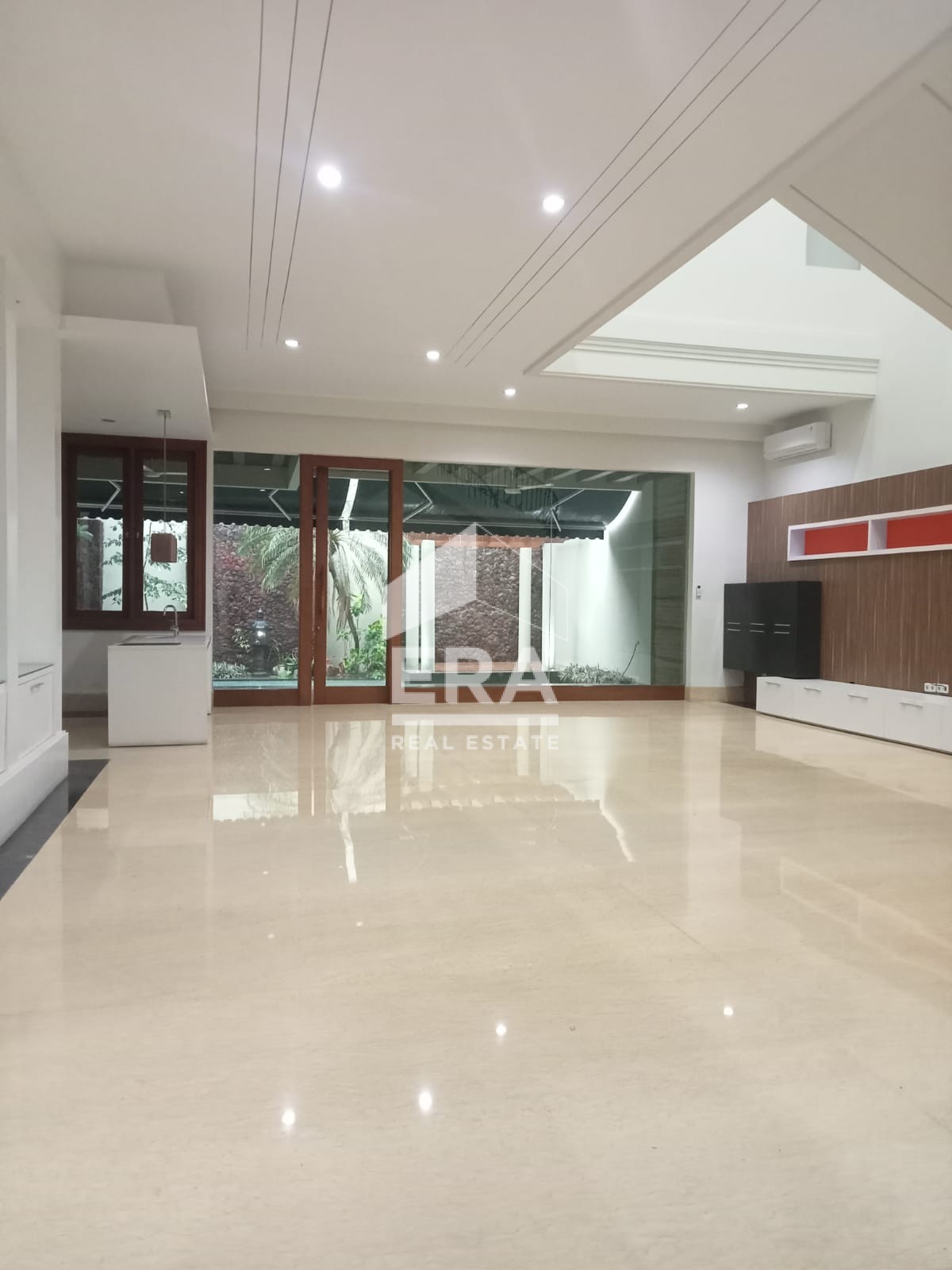 interior 4