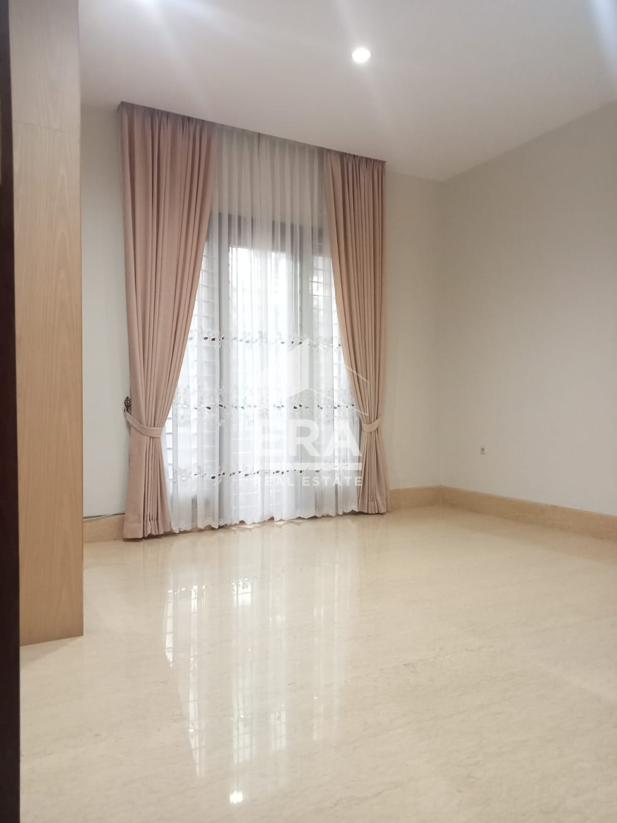 interior 8