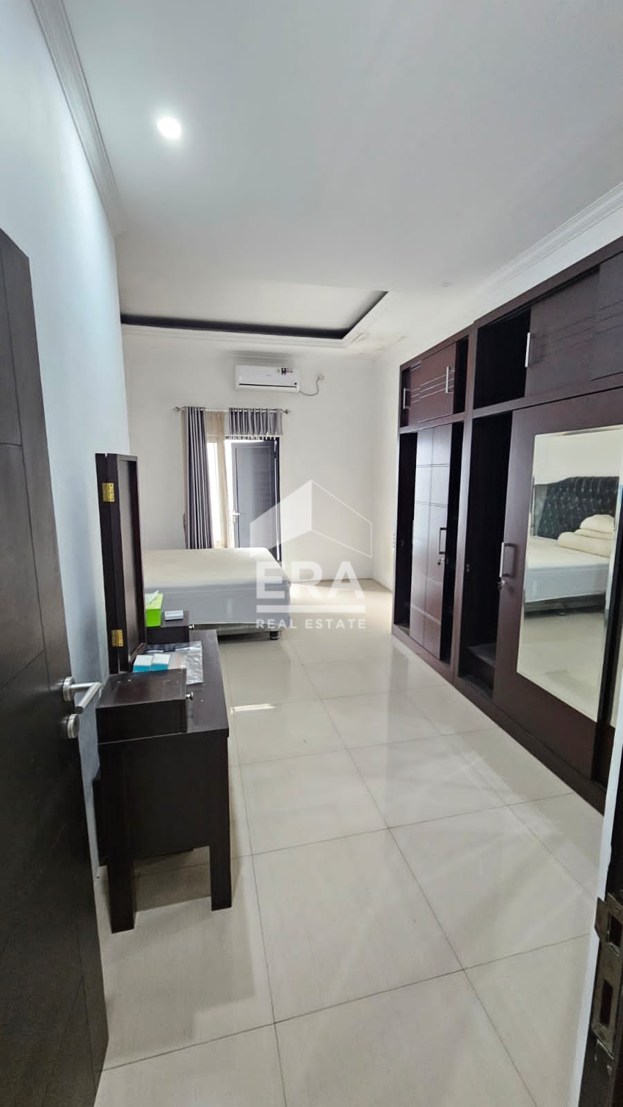 interior 6
