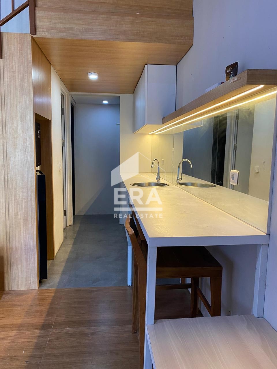 interior 10