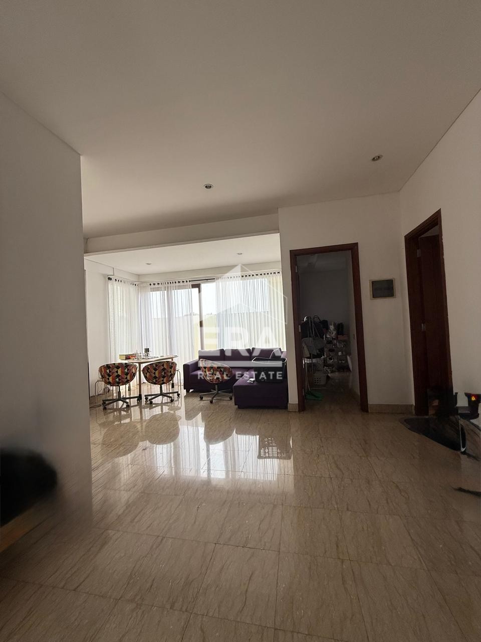 interior 16