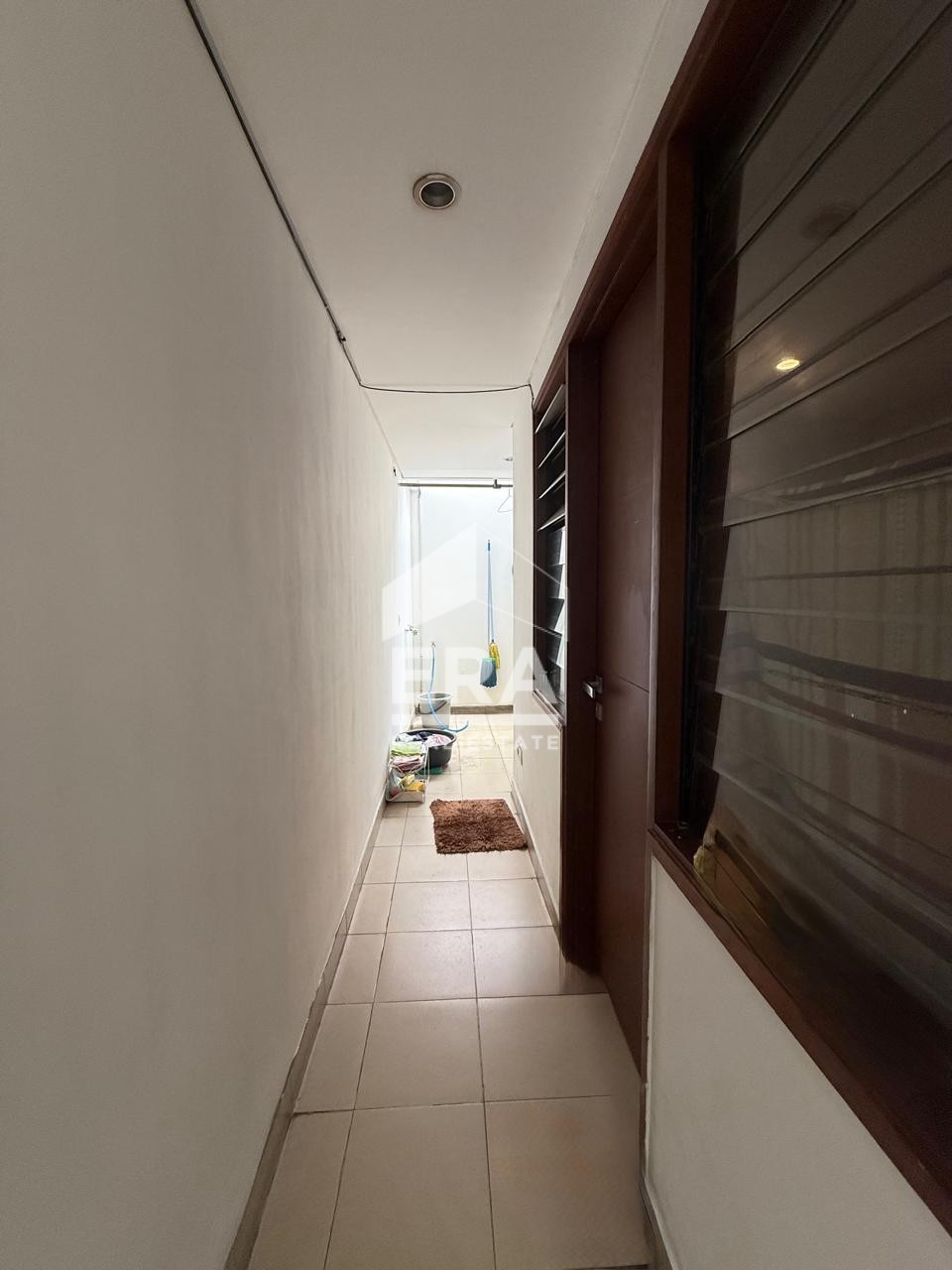 interior 10