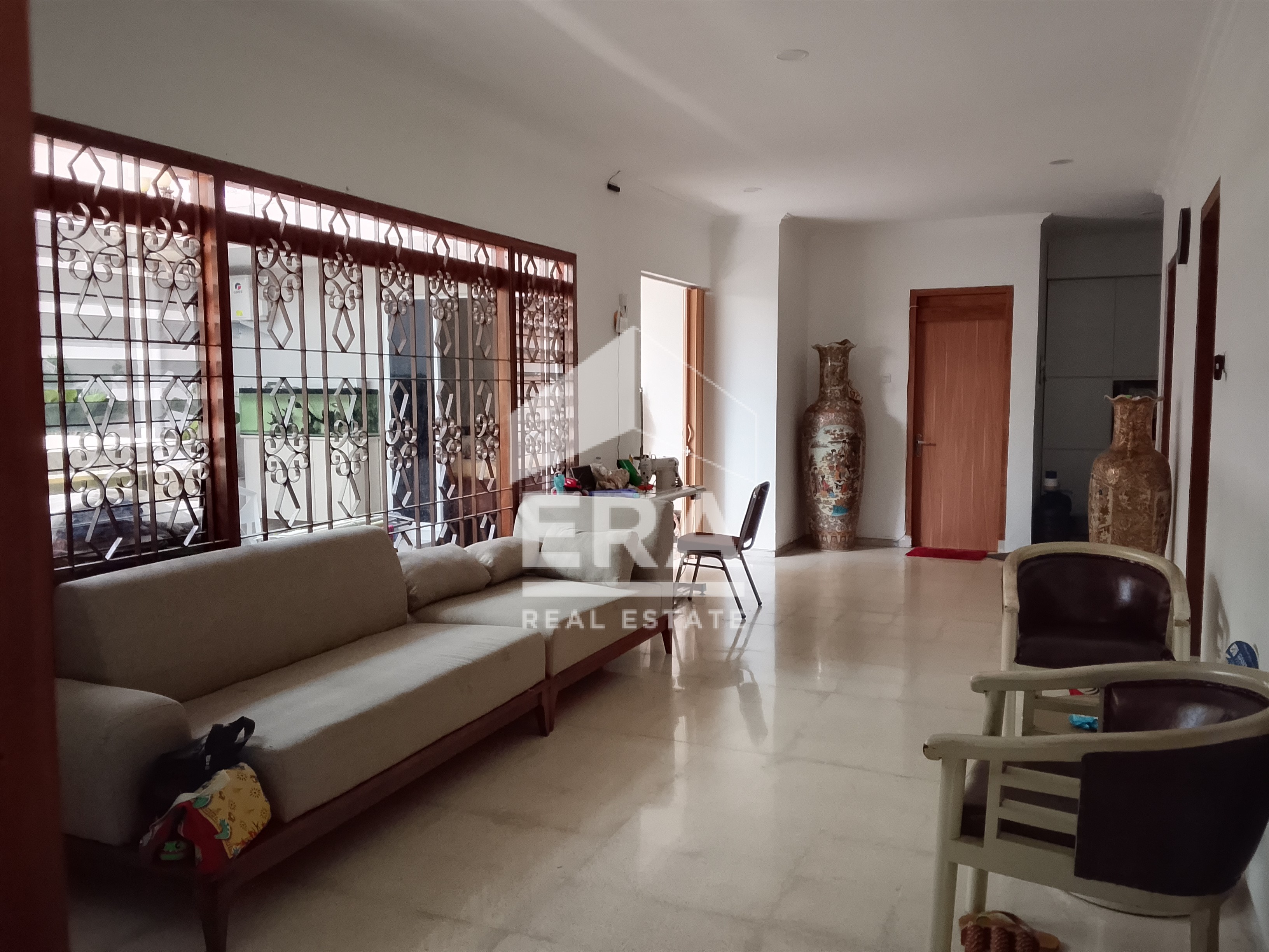 interior 6