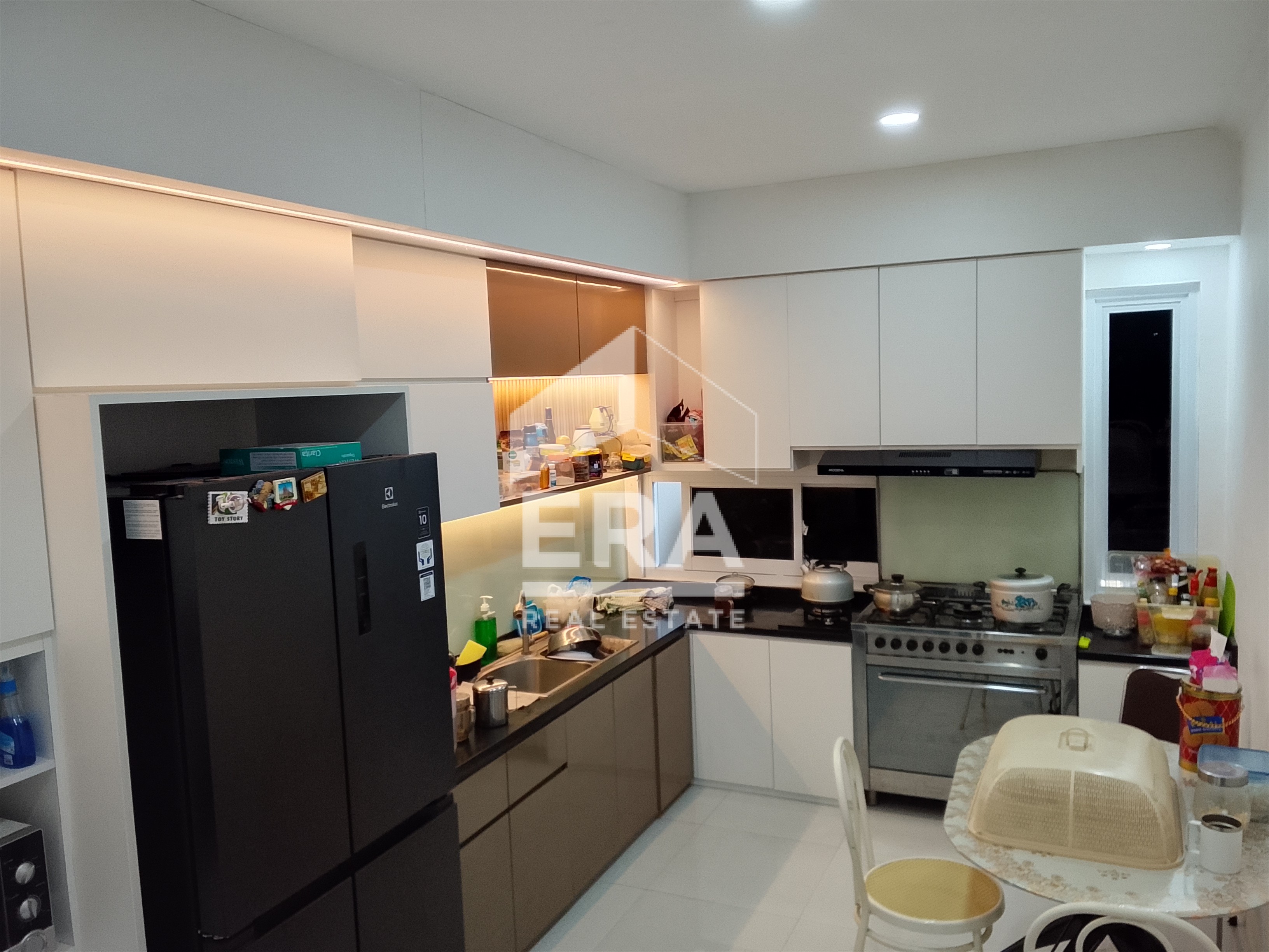 interior 10
