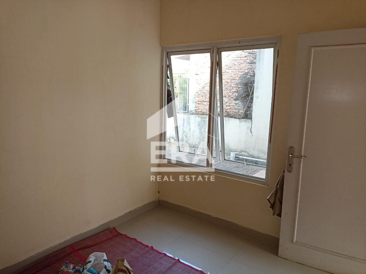 interior 8