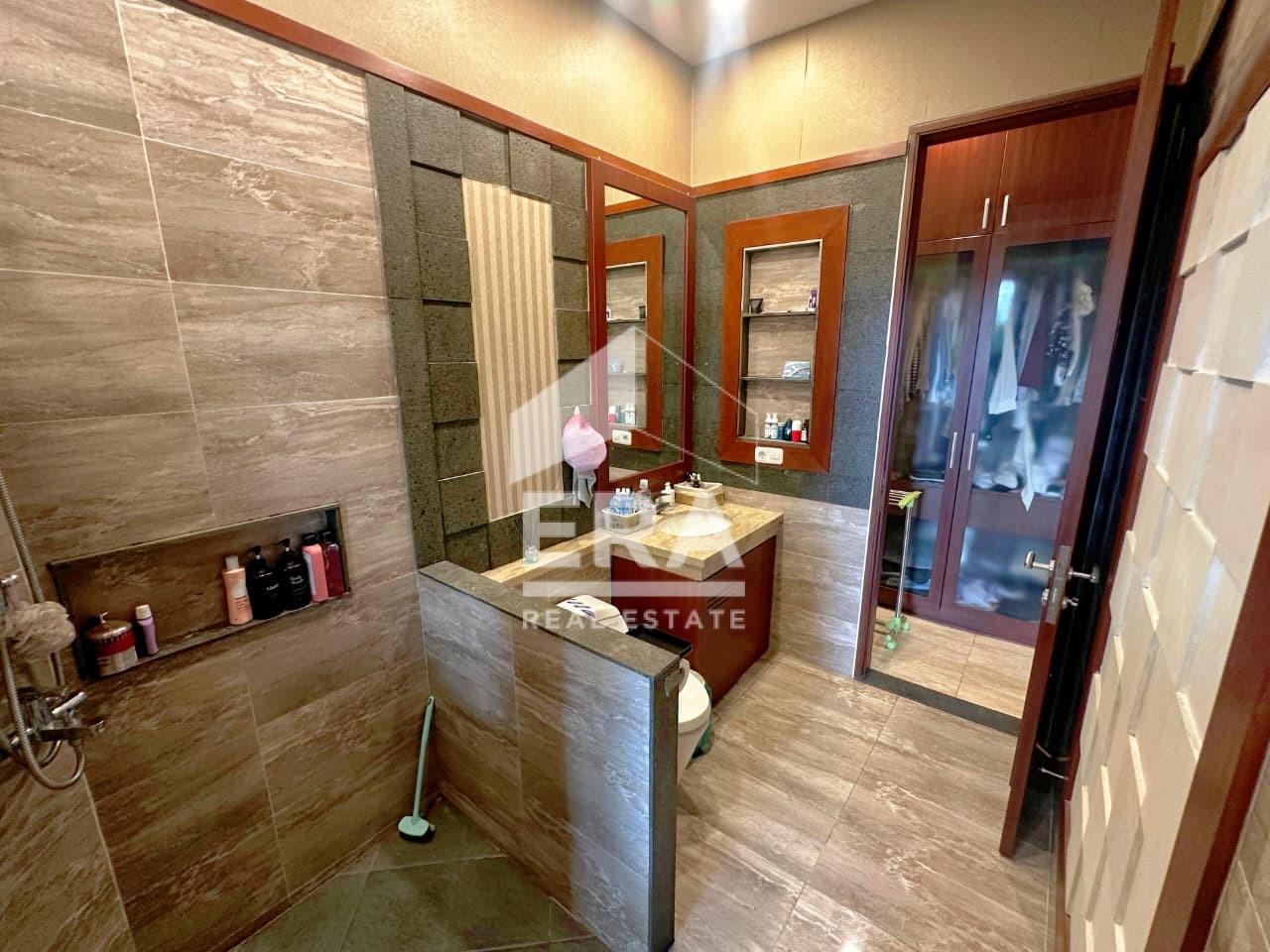 interior 12