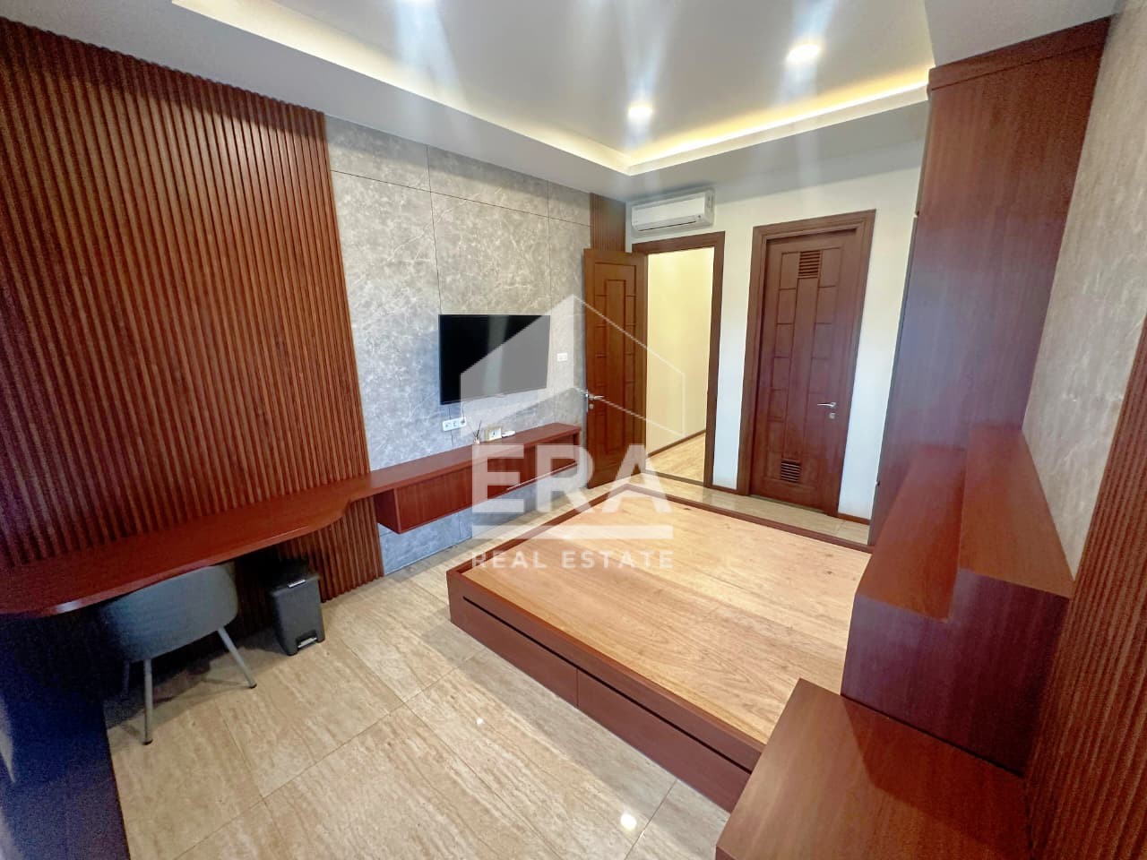 interior 23
