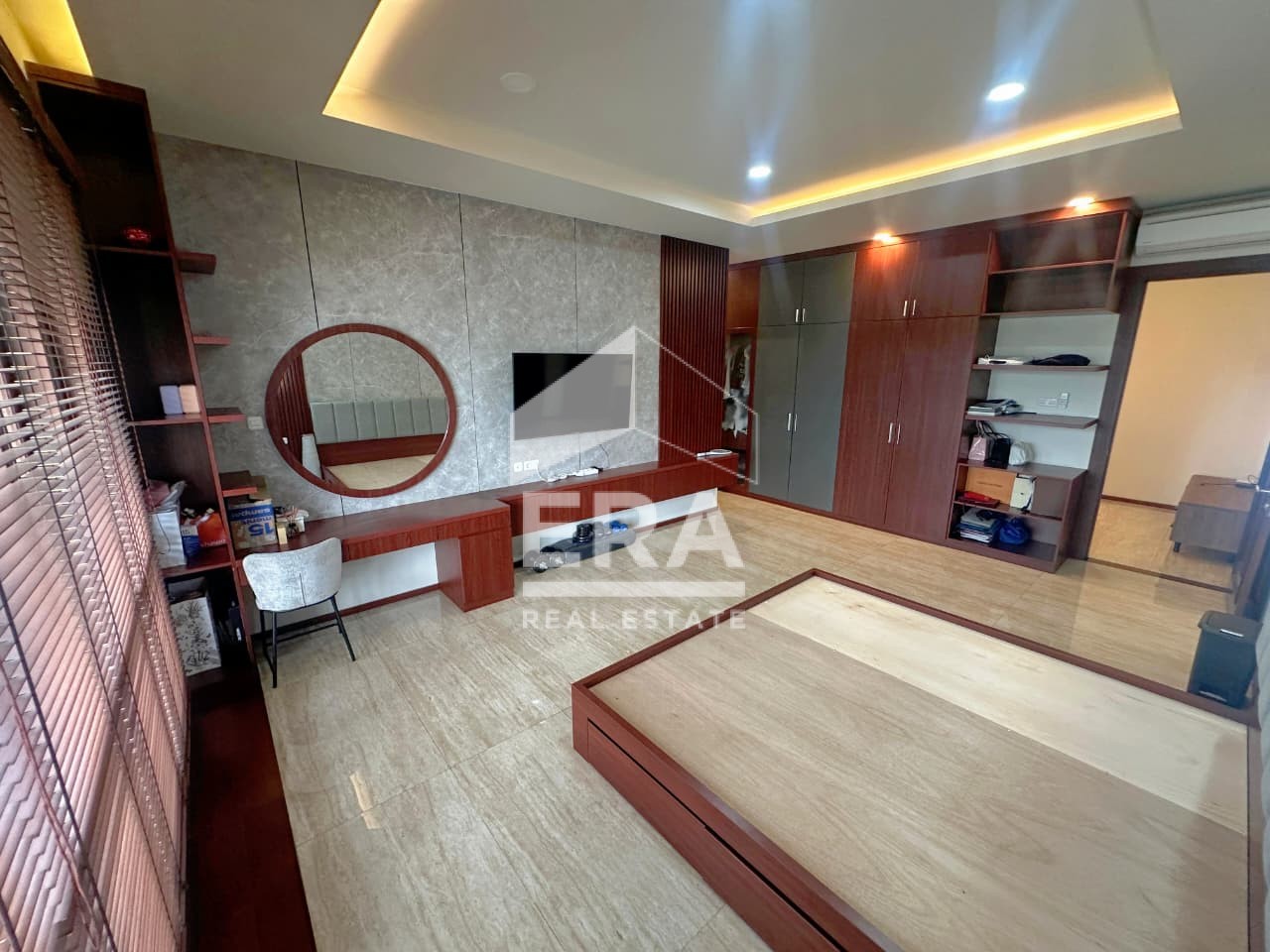 interior 31